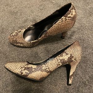 Snakeskin print heels size 5.5